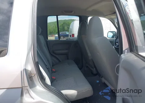 2005 Jeep Liberty Sport from USA, damaged, VIN 1J4GL48KX5W620856